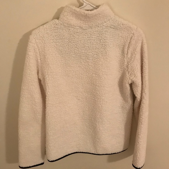 white pullover - Picture 3 of 3